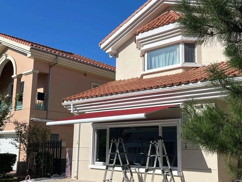 awnings retractable