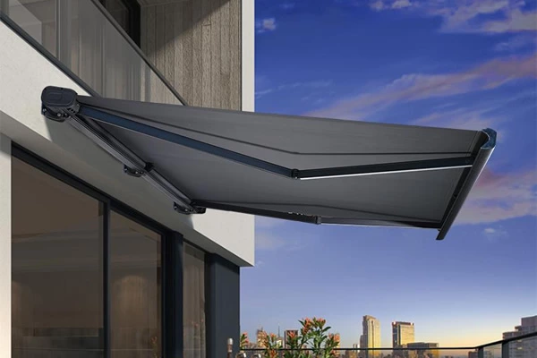 awnings retractable