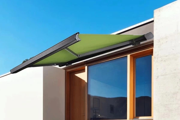 awnings retractable