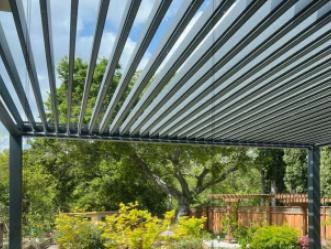 what's the difference between a gazebo and a pergola？