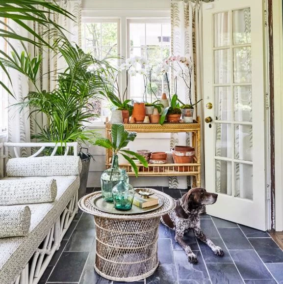 Why Does The Sunroom Experience Water Leakage Problems?