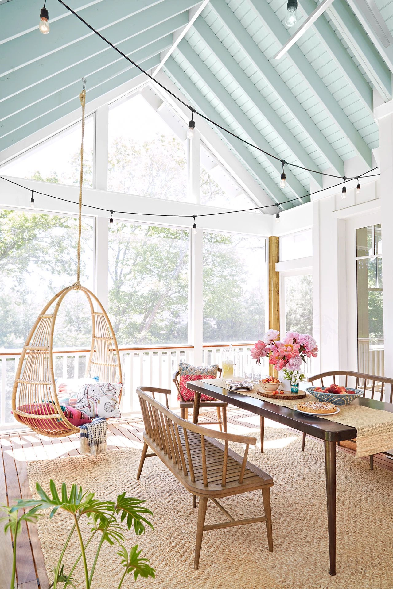 Cost To Build A Sunroom: What Homeowners Should Know